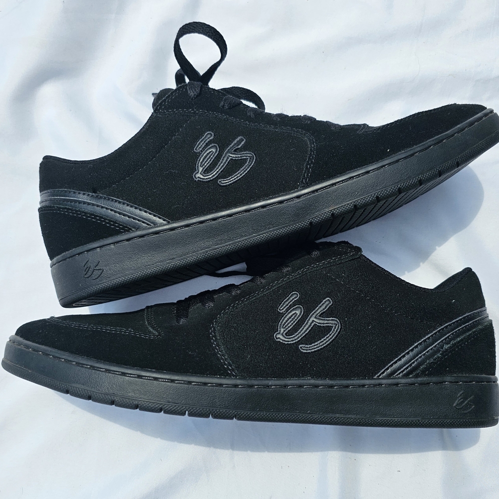 Eos  Mens Black Leather Skate Shoe Sz 10 Athletic Sneakers Running. NWOT
